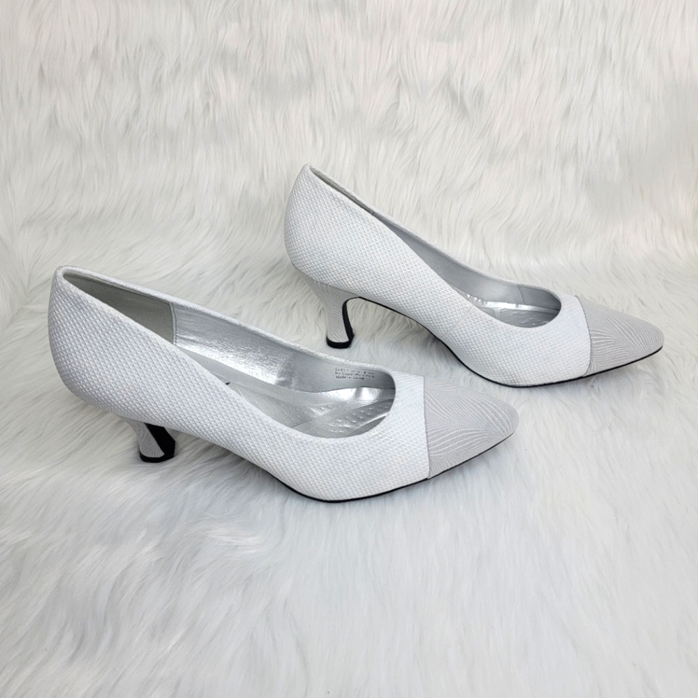 Bellini textured gray pointed toe pumps heels.